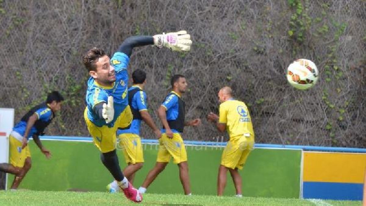 Casto Espinosa ha firmado por el Almería.