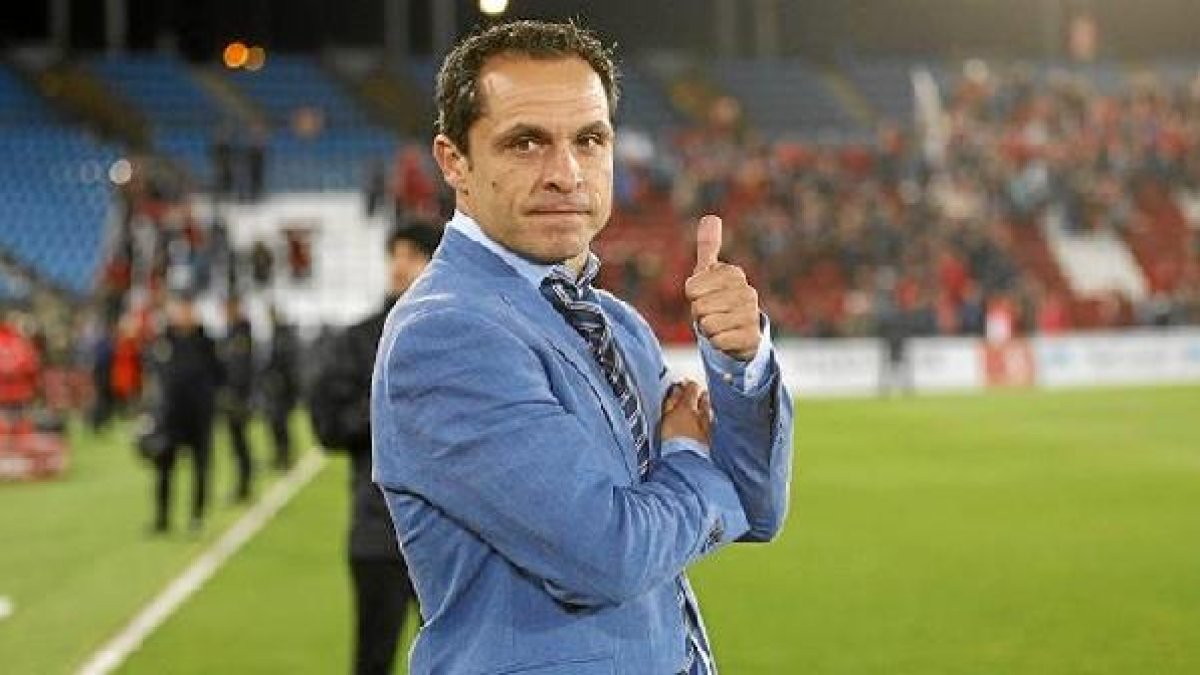 Sergi Barjuan se empieza a implicar en la sociedad almeriense.