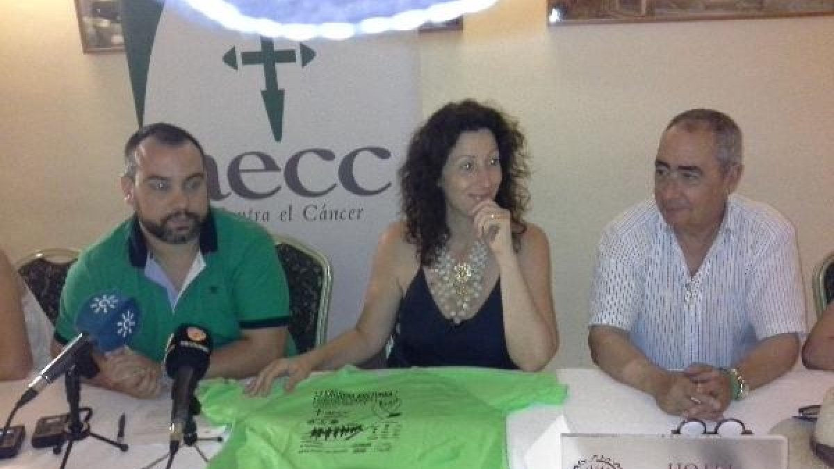 Jesús Díaz, María Vázquez y Francisco Balcázar en la presentación de la carrera nocturna.