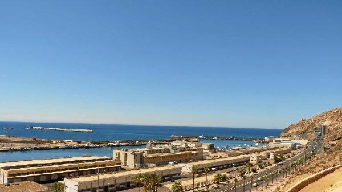 Vista general del nuevo bulevar en la zona de Pescadería aún en obras.