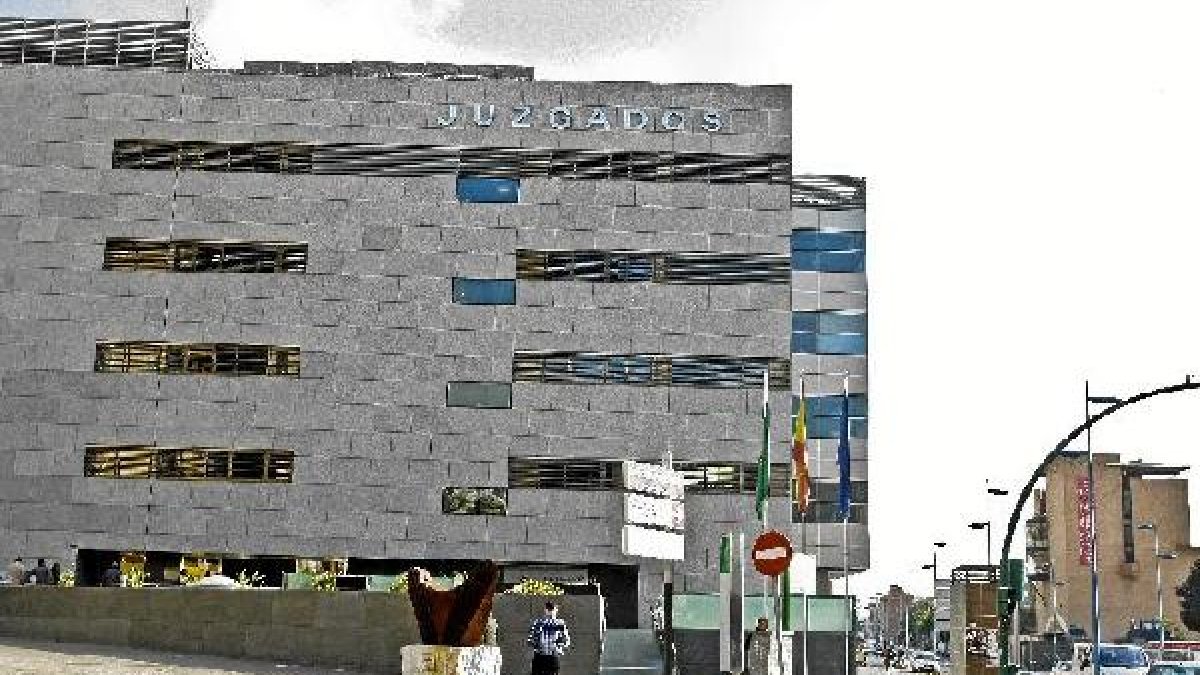 Imagen de la fachada de la Ciudad de la Justicia de Almería.
