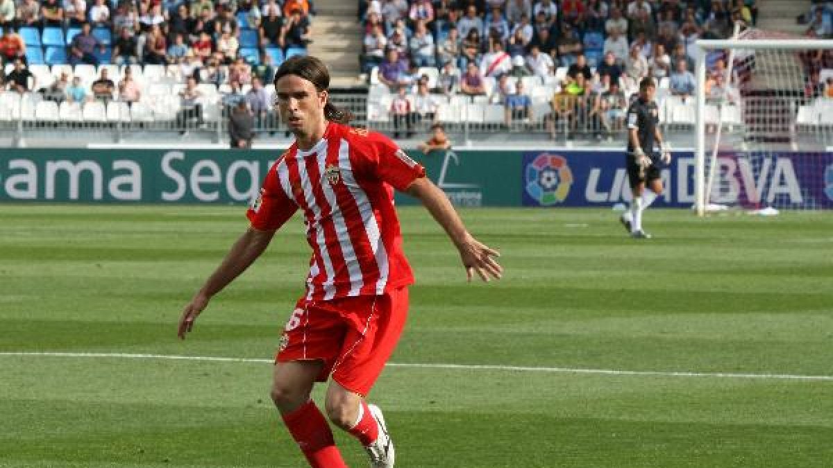 Domingo Cisma, en su etapa en el Almería.