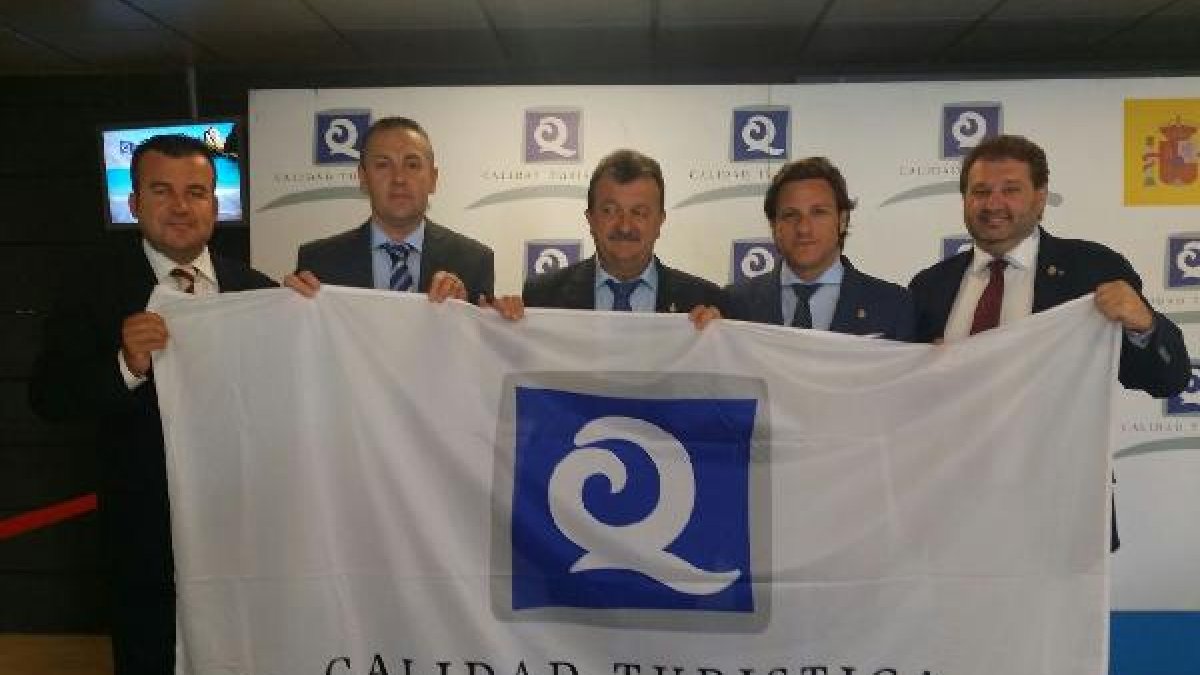 Los representantes almerienses que acudieron ayer a recoger el certificado Q de Calidad Turística.