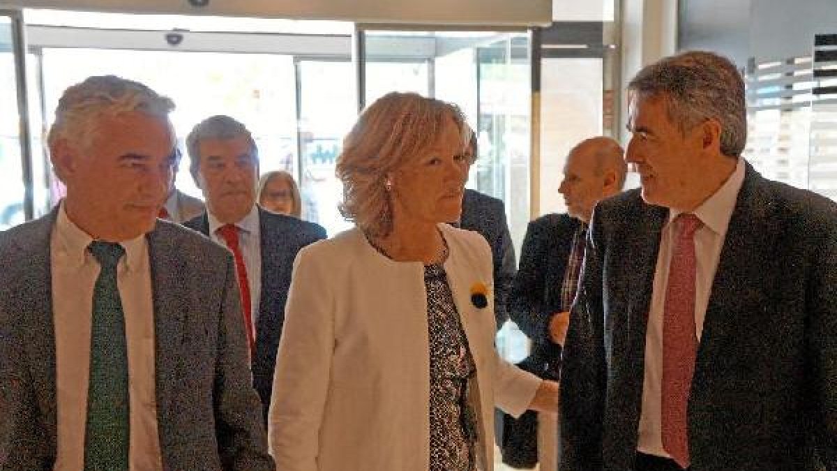 María del Carmen Ortiz con Jerónimo Molina y Jerónimo Pérez Parra