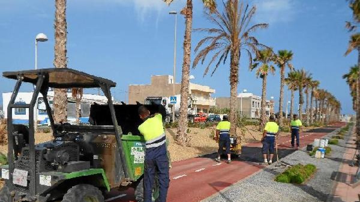 Obras del carril bici del paseo maritimo cuando estaba en marcha