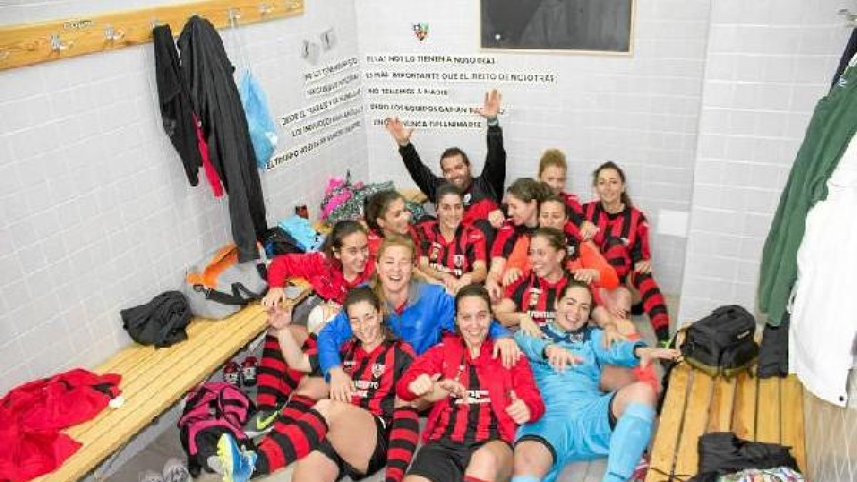 Fiesta grande de las campeonas que nos abrieron las puertas de su vestuario.