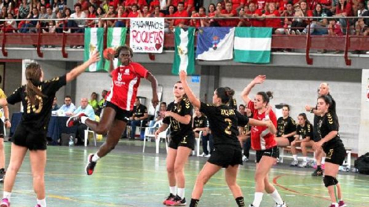 María Gomes sigue contando para la Selección Española.