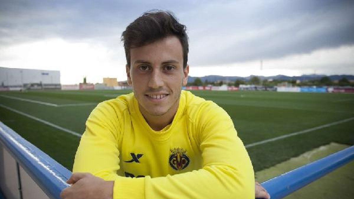 Javi Espinosa espera noticias para conocer su futuro en el Villarreal.