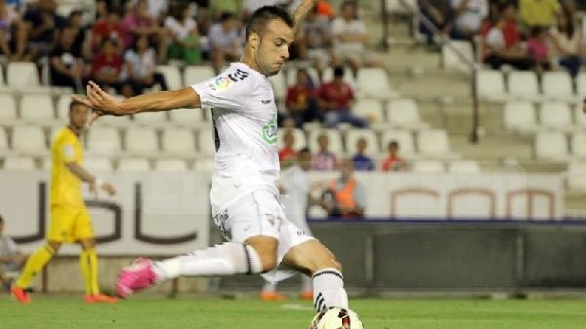 Edu Ramos, en un partido con el Albacete.
