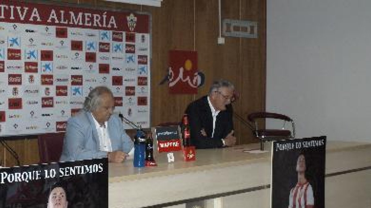 Pepe Bonillo, junto a Alfonso García en la rueda de prensa.