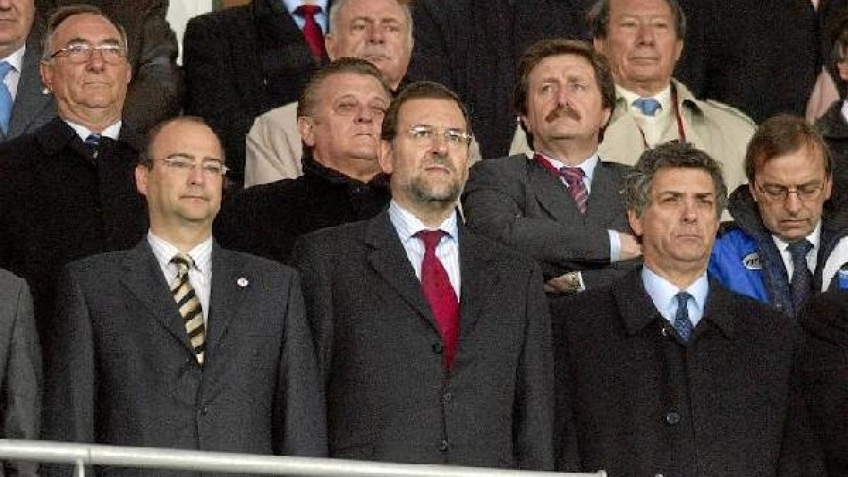 Ángel María Villar en el Estadio Mediterráneo en el año 2005.