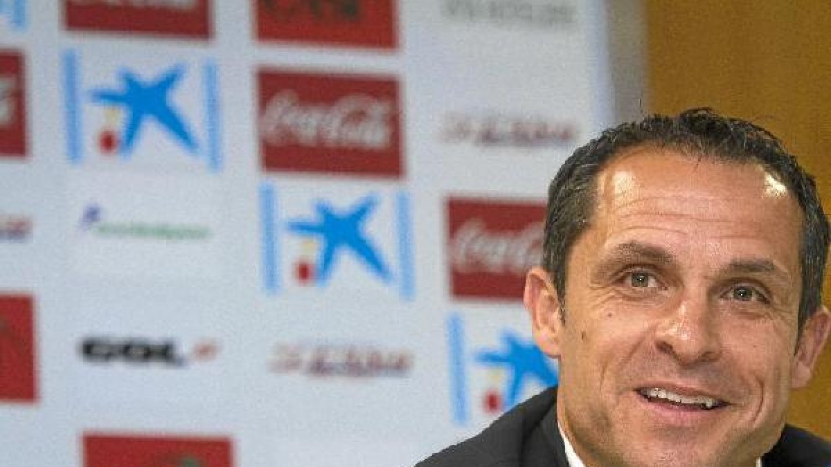 Sergi Barjuan tiene para elegir a día de hoy con 18 futbolistas.