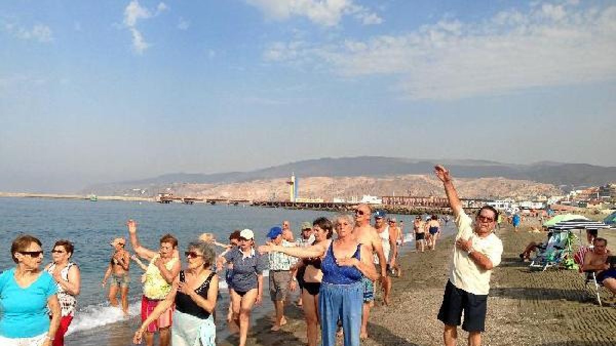 Mayores en la playa