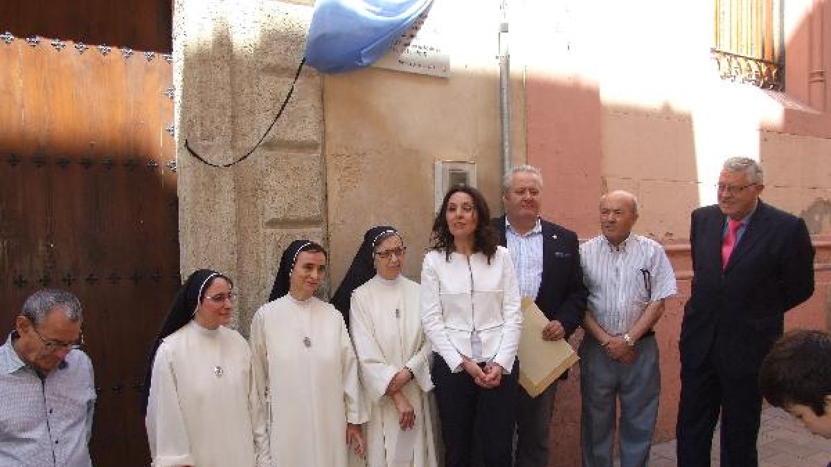 La Asociación de Vecinos Casco Histórico y las religiosas de Las Puras