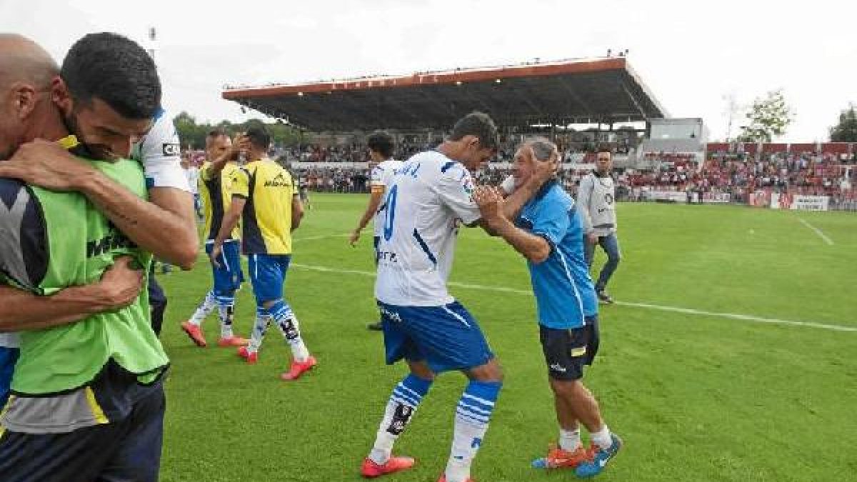 Los jugadores del Zaragoza celebrando la clasificación.