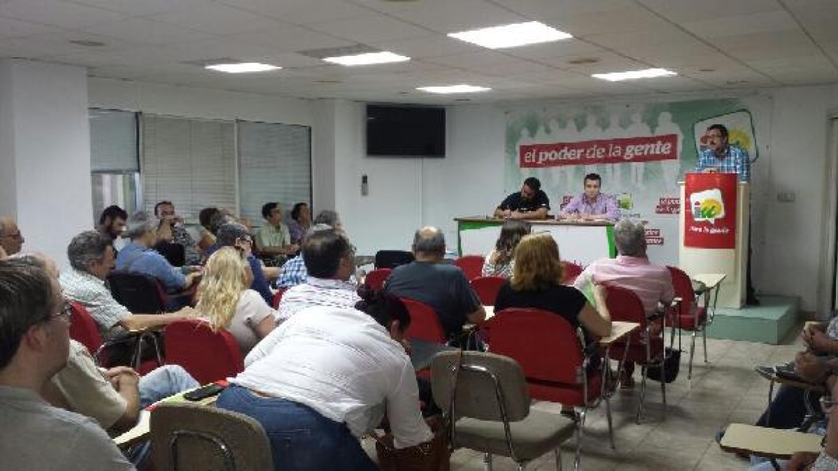 Asamblea Local de IU celebrada ayer.