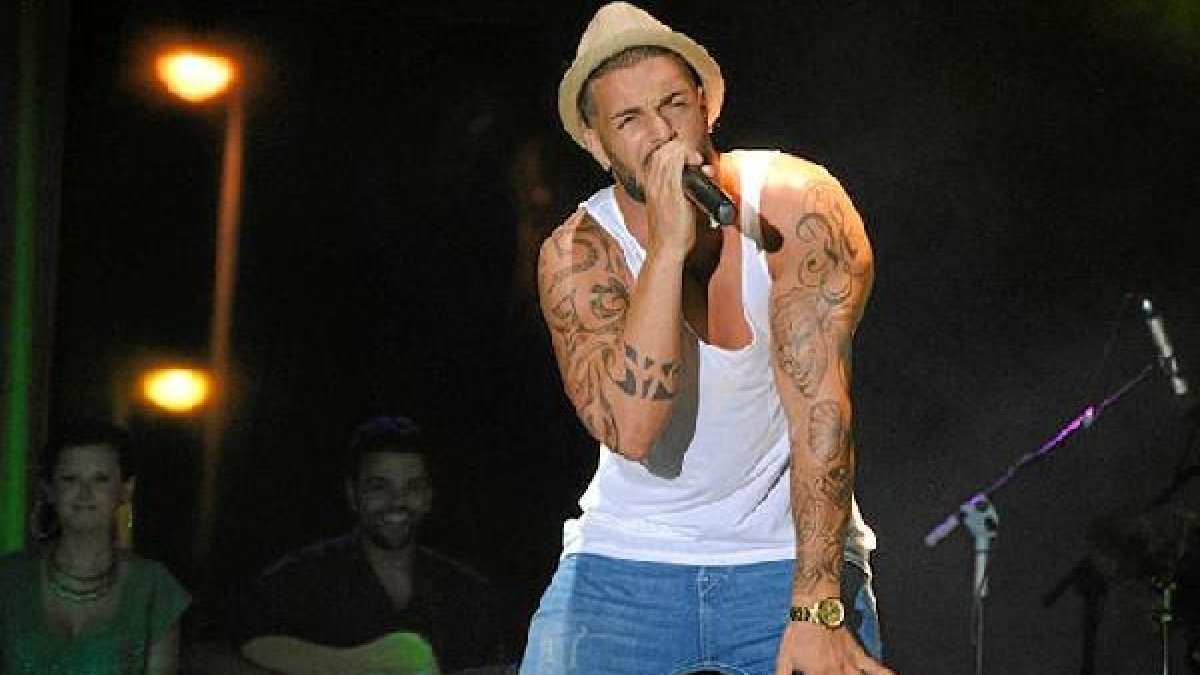 Rasel protagoniza uno de los conciertos gratuitos en el litoral roquetero.