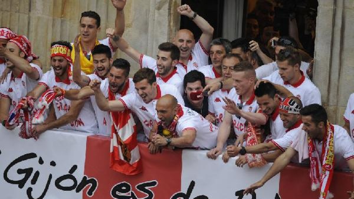 El Sporting acaba de ascender a Primera División.
