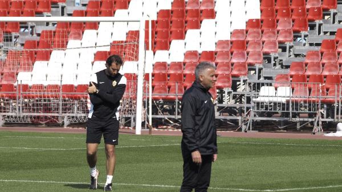 Marcelo Bronzini no sigue en el Almería.