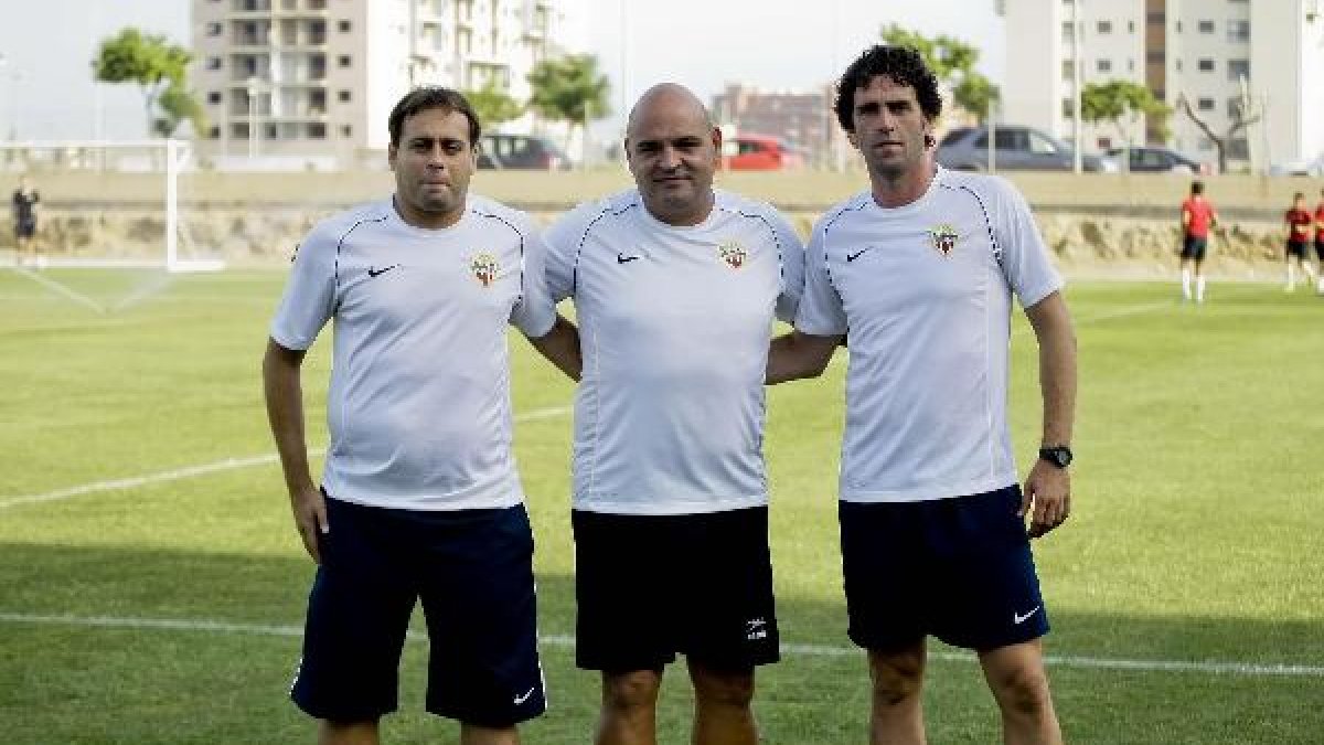 Fran Fernández (izquierda), continuará en el Almería.