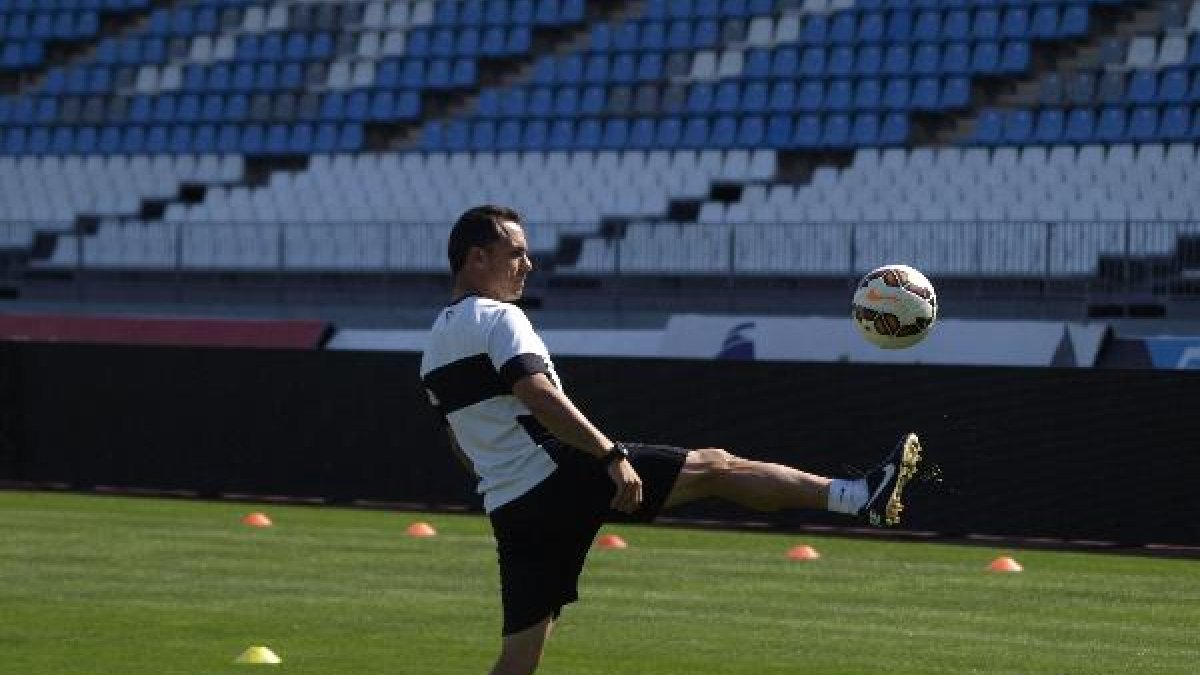 Sergi Barjuan acepta el reto de subir a Primera.