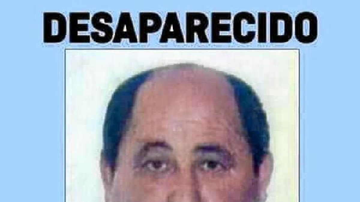 Carteles difundidos con la fotografía del hombre desaparecido.