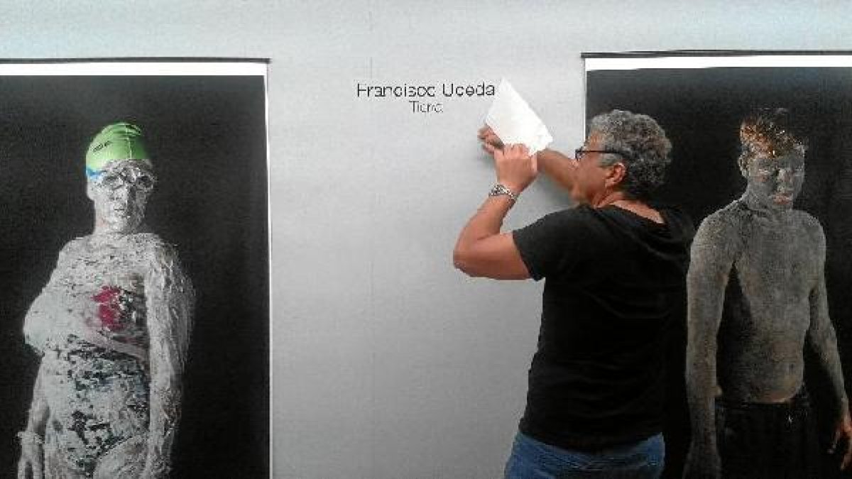 Montaje de la exposición que Francisco Uceda inauguró el martes en Nueva York.