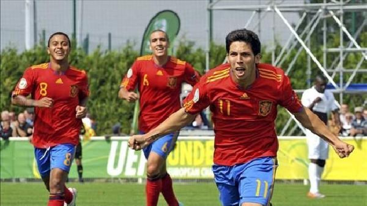 Pacheco celebra un gol con la Selección Española Sub 19.
