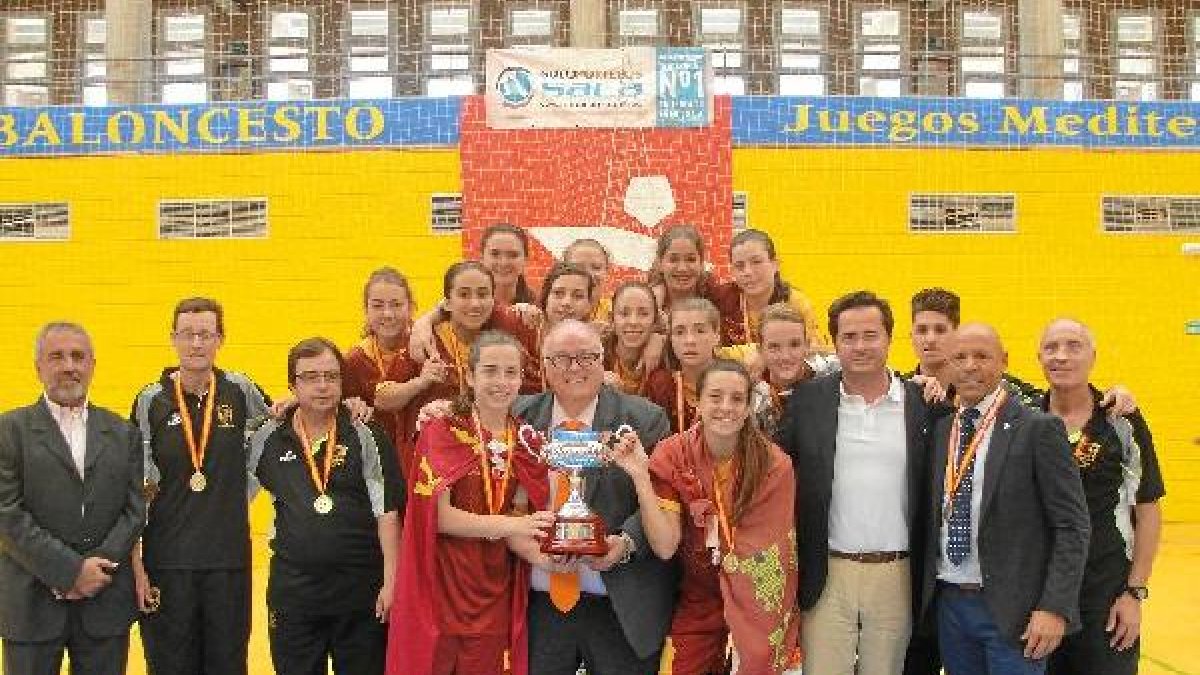 Campeonas de España con el alcalde de El Ejido, Paco Góngora.