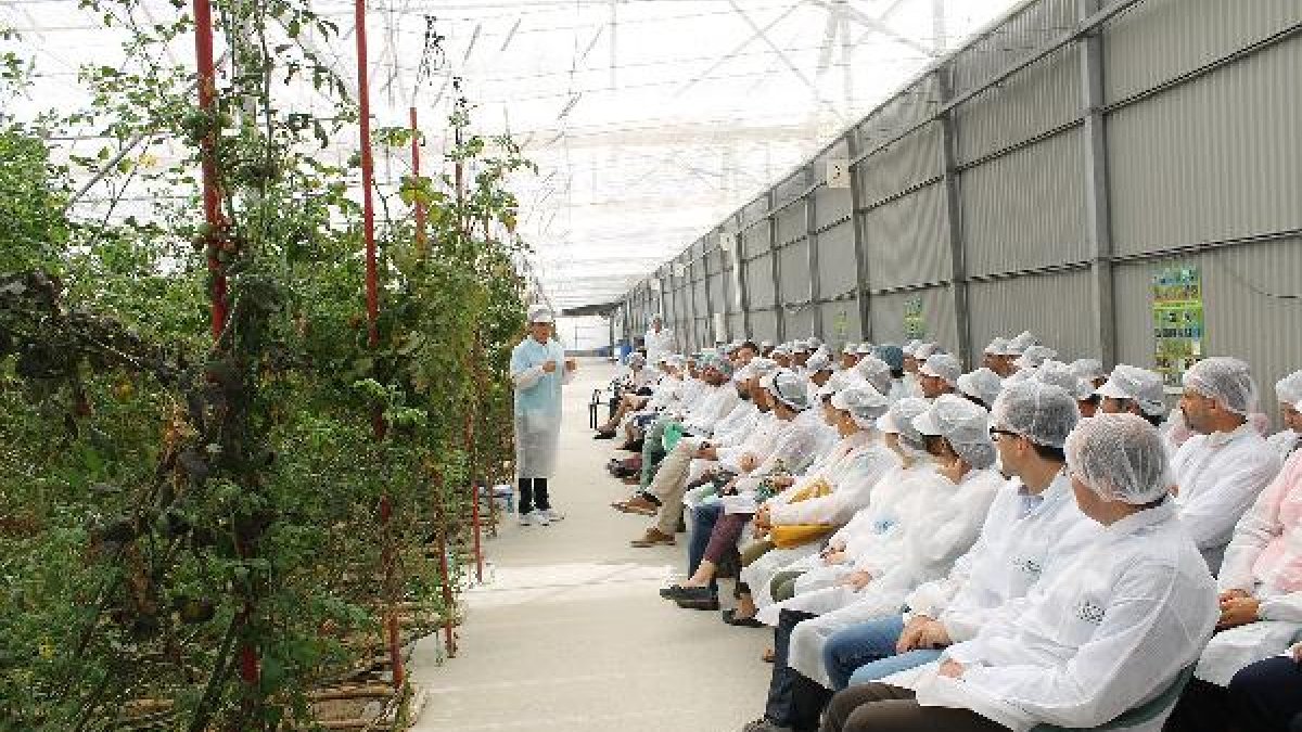 Los participantes durante la visita a Clisol Agro.