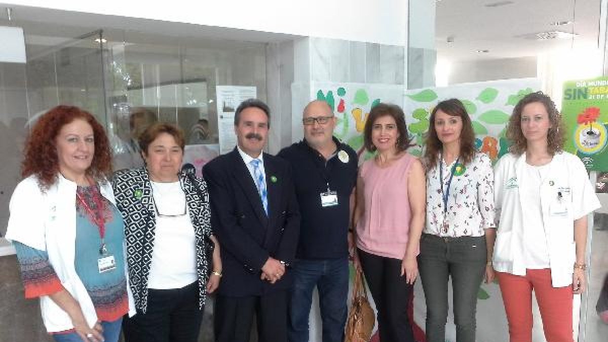 Responsables de salud en la provincia en la campaña del Día Sin Tabaco.