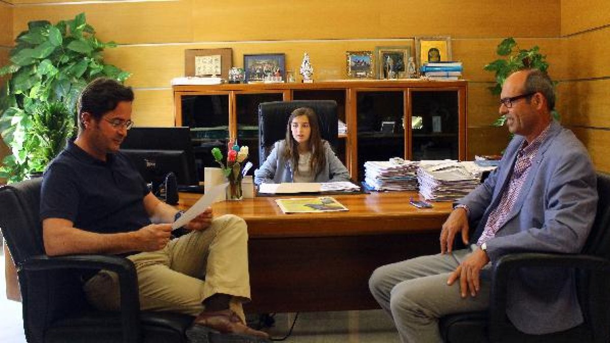 Francisco Góngora recibe a Patricia Sánchez.