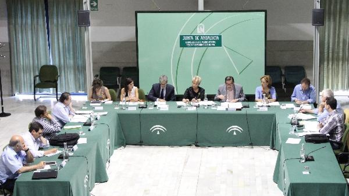 Mesa de Interlocución Agraria, presidida por la consejera.
