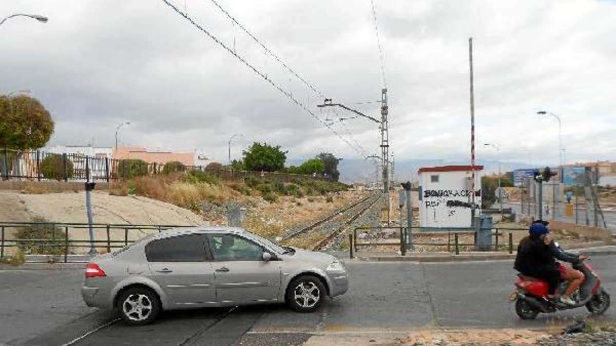 Paso a nivel de El Puche