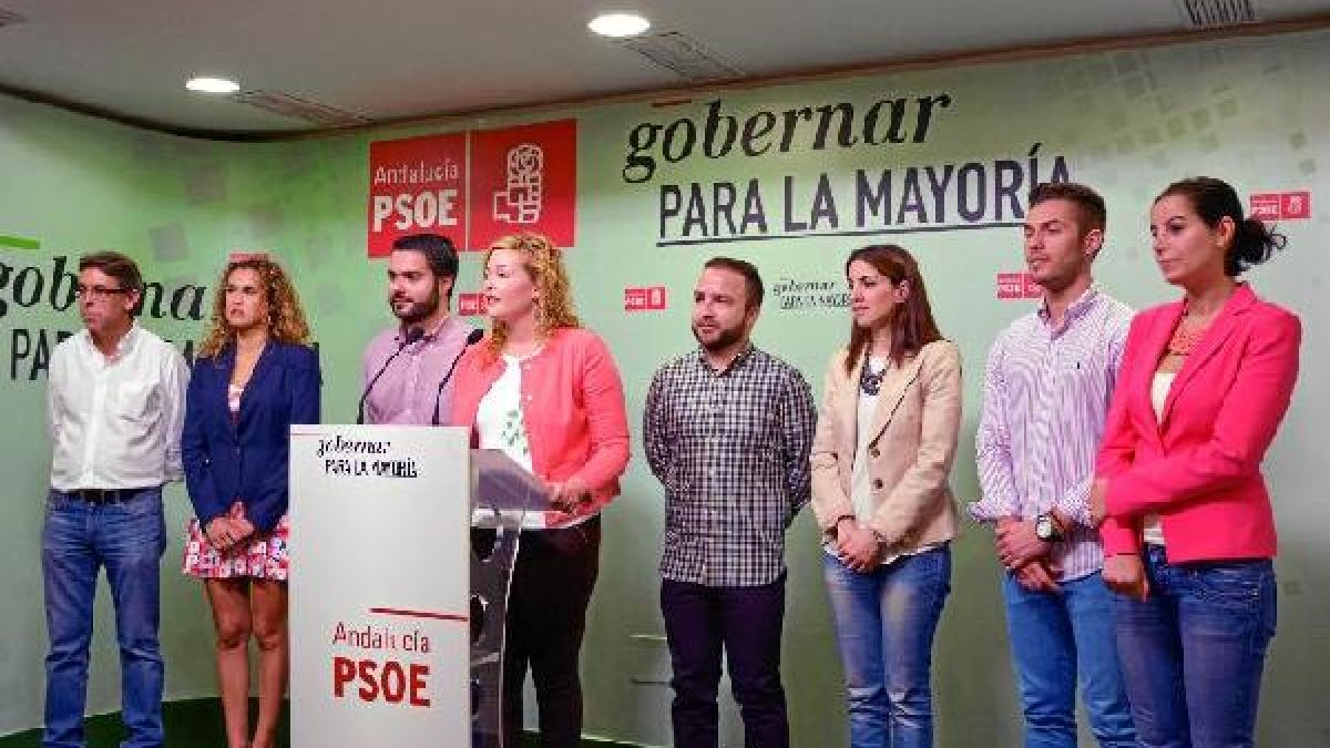 Teresa Piqueras y el resto de miembros de la lista que han conseguido acta de concejal.