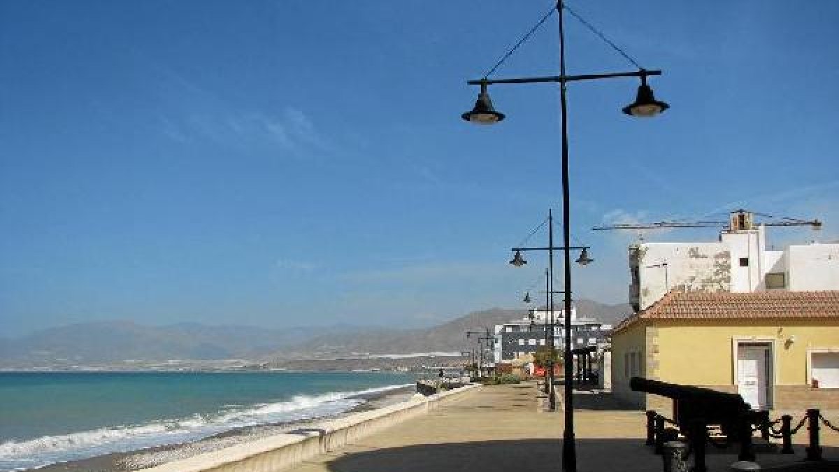 Paseo marítimo de la ELA de Balanegra.