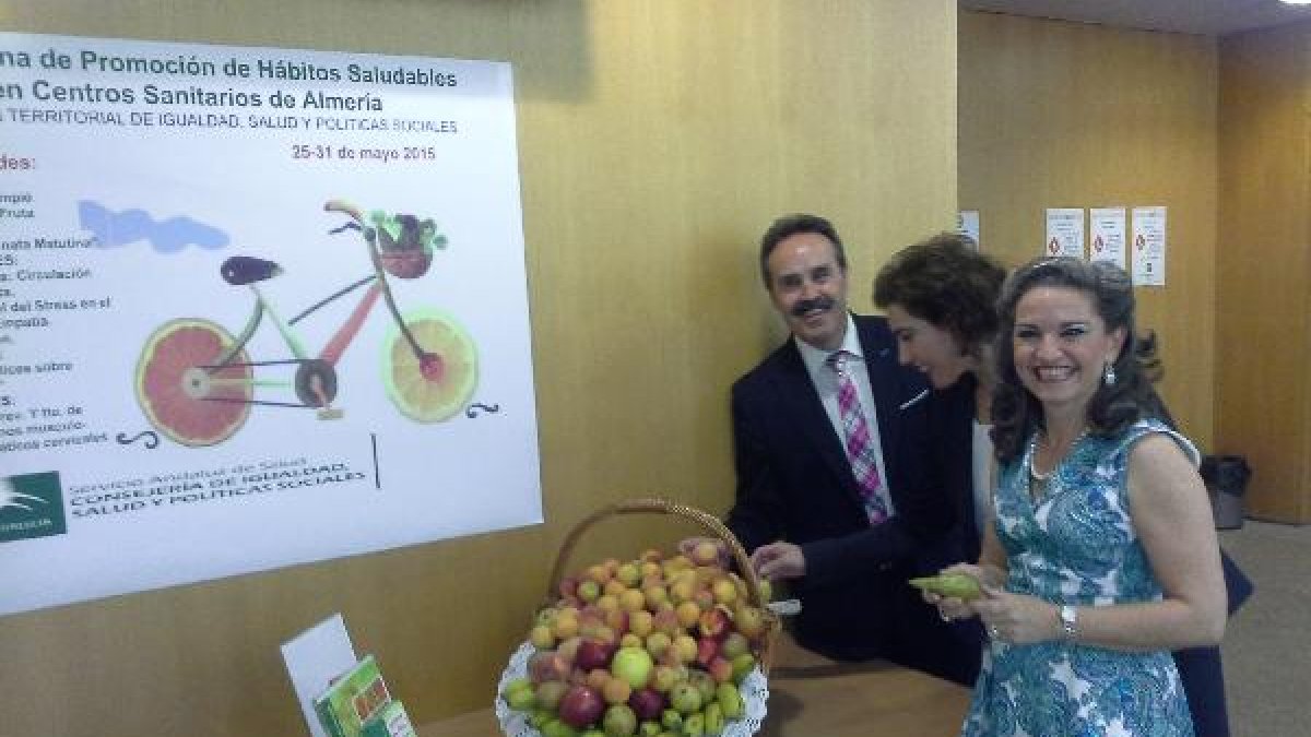 Reparto de fruta en la delegación territorial de Igualdad, Salud y Políticas Sociales.