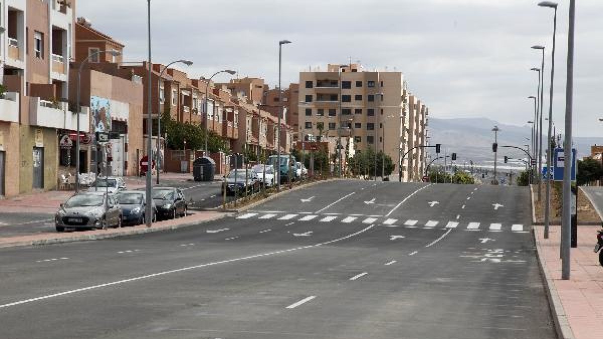 Nuevo vial central en la calle Fray Juan de Portocarrero.