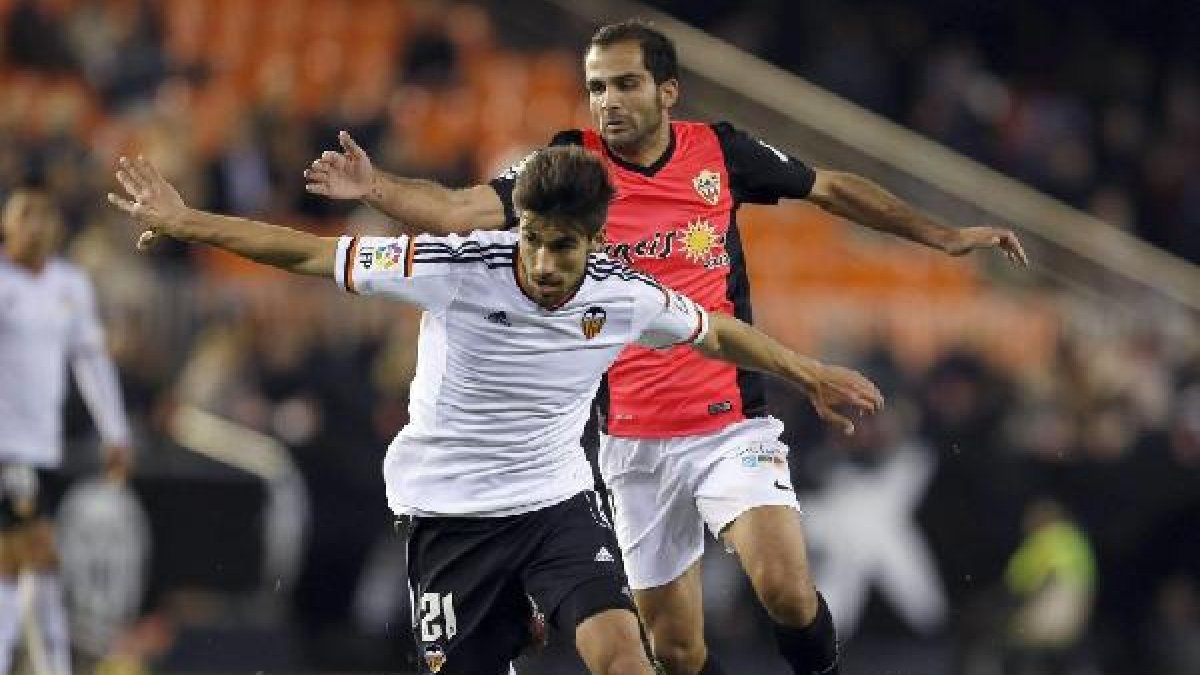 Verza en el partido de la primera vuelta en Mestalla.
