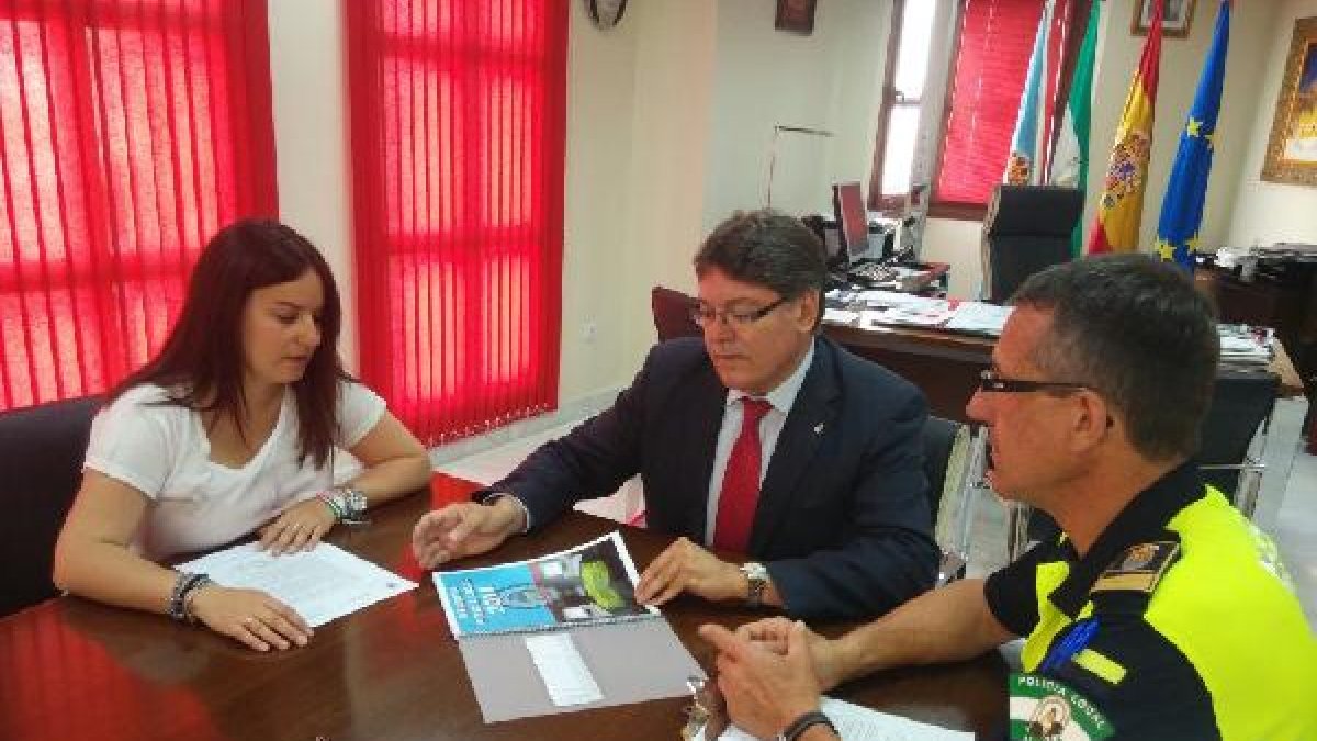 Reunió entre el jefe de Policía, la edil Sonia Cerdán y alcalde Rogelio Mena