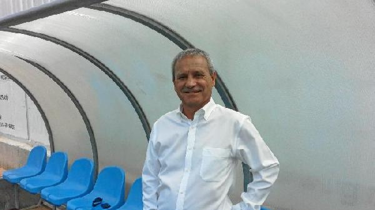 Pepe Navarro hizo muy grande al Roquetas y ha vuelto para levanterlo.