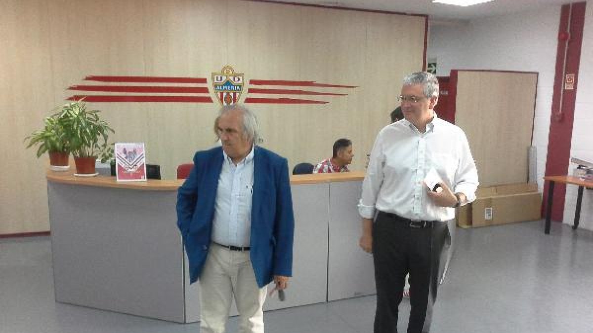 Alfonso García y Pepe Bonillo en la sede esta mañana.