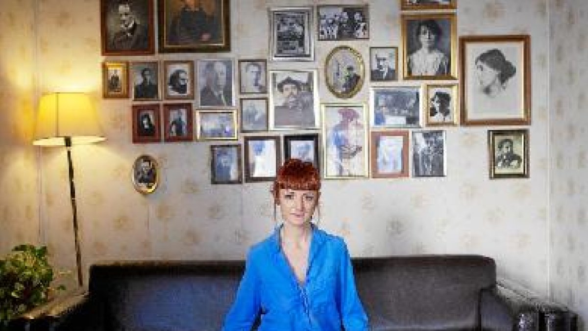 Carmen Camacho presenta ‘Vuelo doméstico’, de El Gaviero, esta tarde en la Villaespesa.