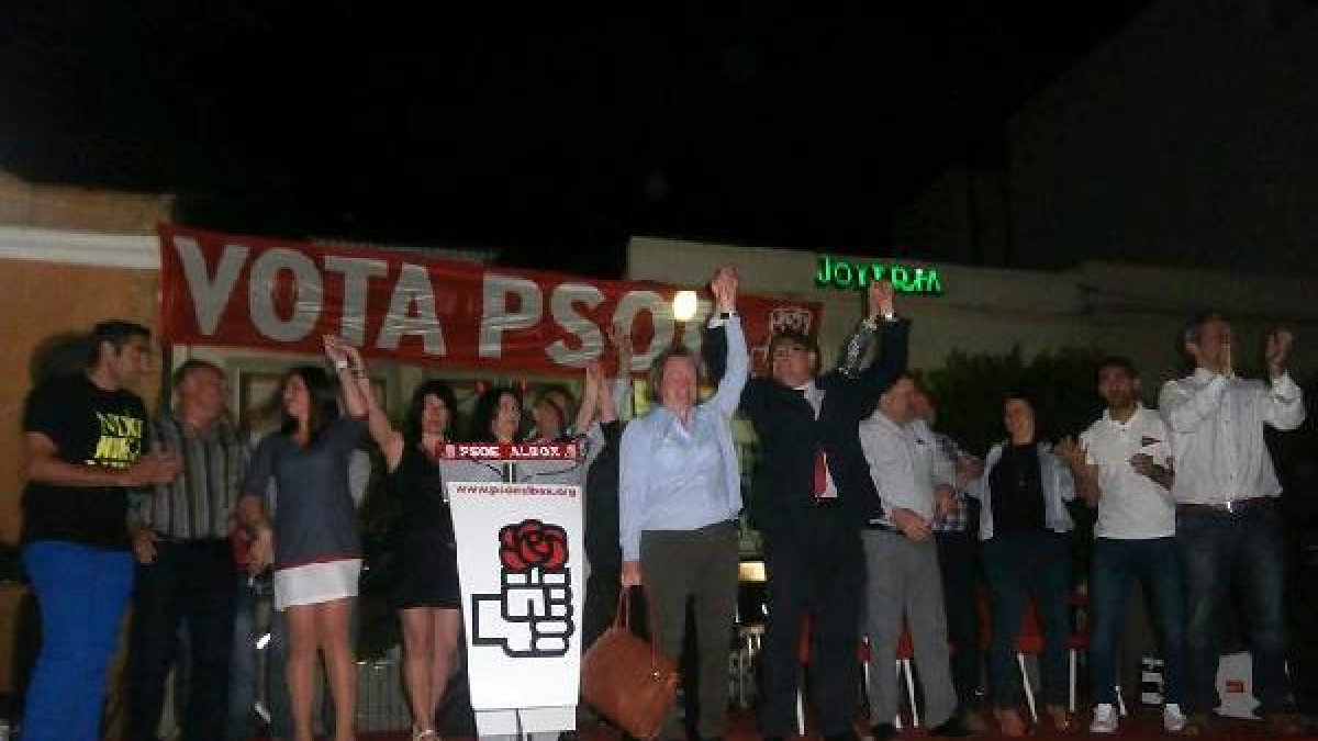 Miembros de la candidatura del PSOe al finalizar el acto.