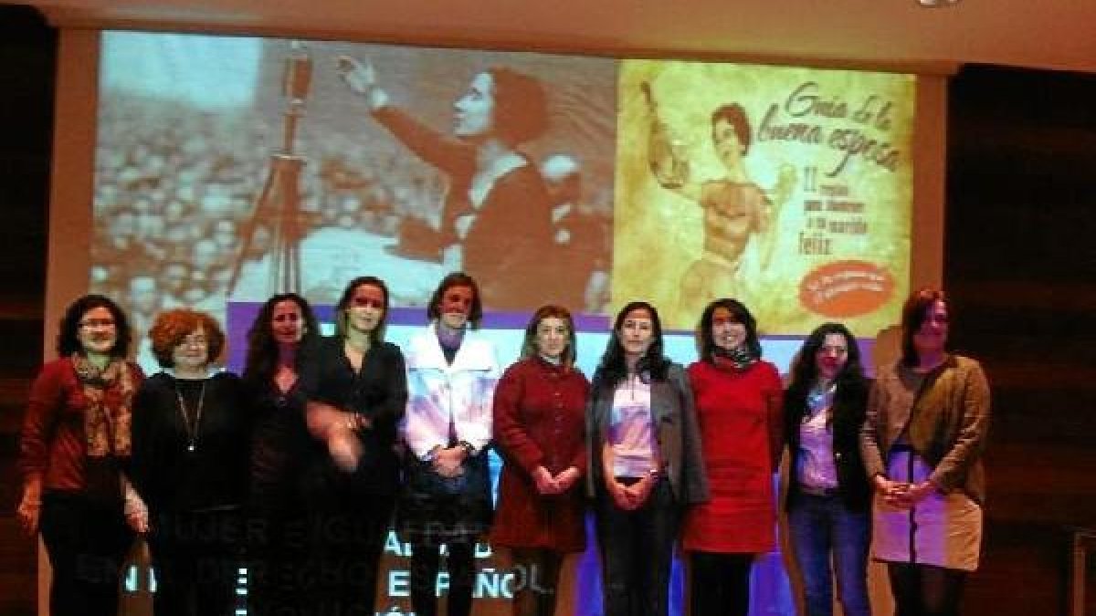 Las diez investigadoras que han participado en la elaboración del libro.