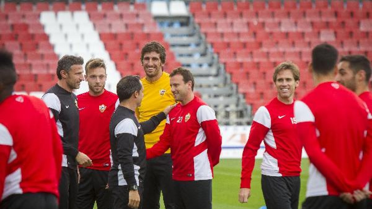 Sergi saluda a Mané.