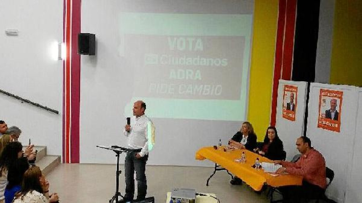 Ciudadanos de Adra presenta su programa.