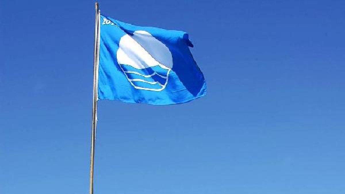 Bandera azul como la conseguida por la capital