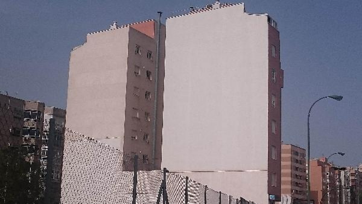 Medianera en un edificio del centro de la ciudad.