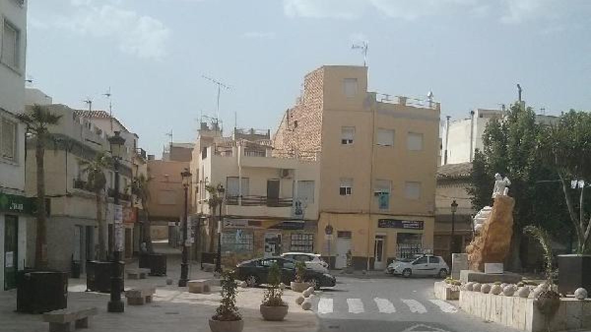 Calles desiertas en pleno centro de Albox por el calor